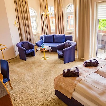 Hotel-Restaurant Zur Krone Löhnberg Esterno foto
