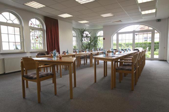 Hotel-Restaurant Zur Krone Löhnberg Esterno foto