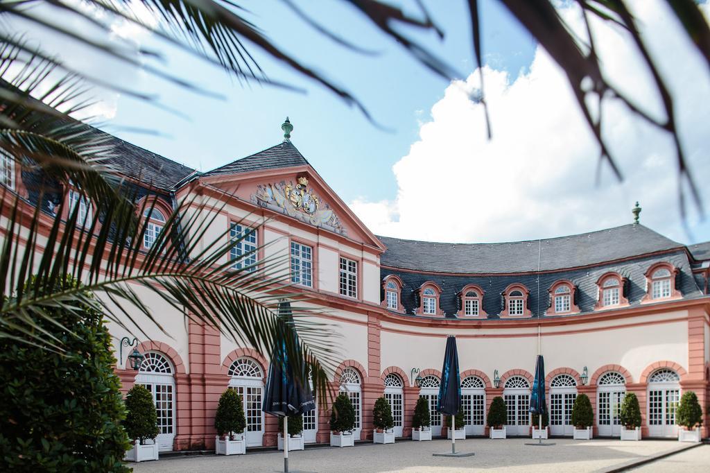 Hotel-Restaurant Zur Krone Löhnberg Esterno foto