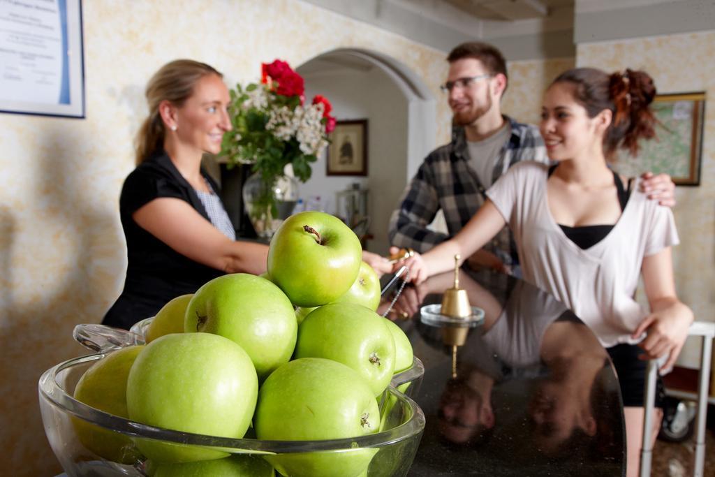 Hotel-Restaurant Zur Krone Löhnberg Esterno foto
