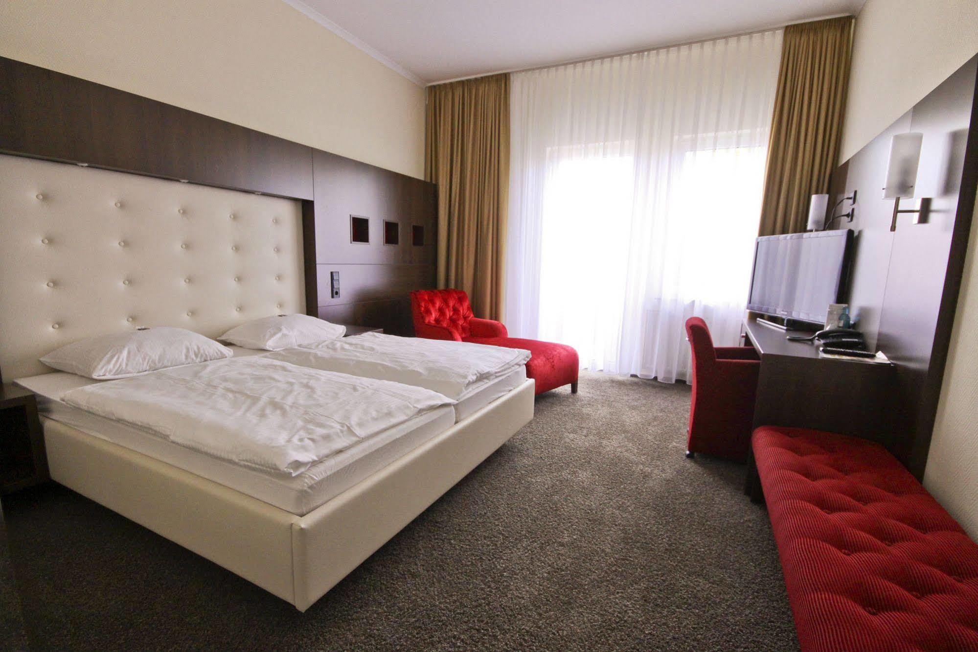 Hotel-Restaurant Zur Krone Löhnberg Camera foto