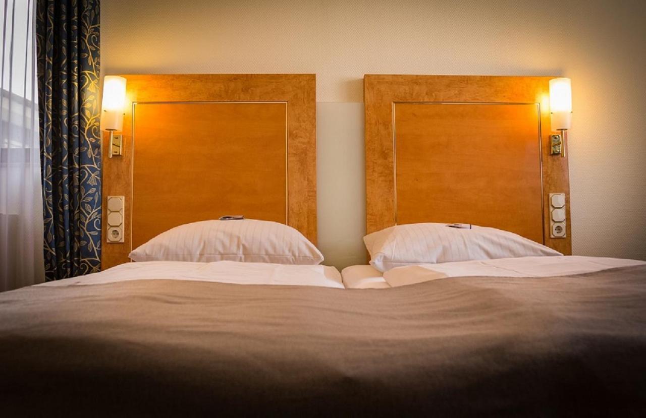 Hotel-Restaurant Zur Krone Löhnberg Esterno foto